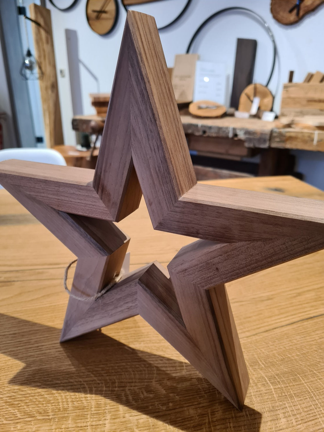 Stern aus Holz | Walnuss natur
