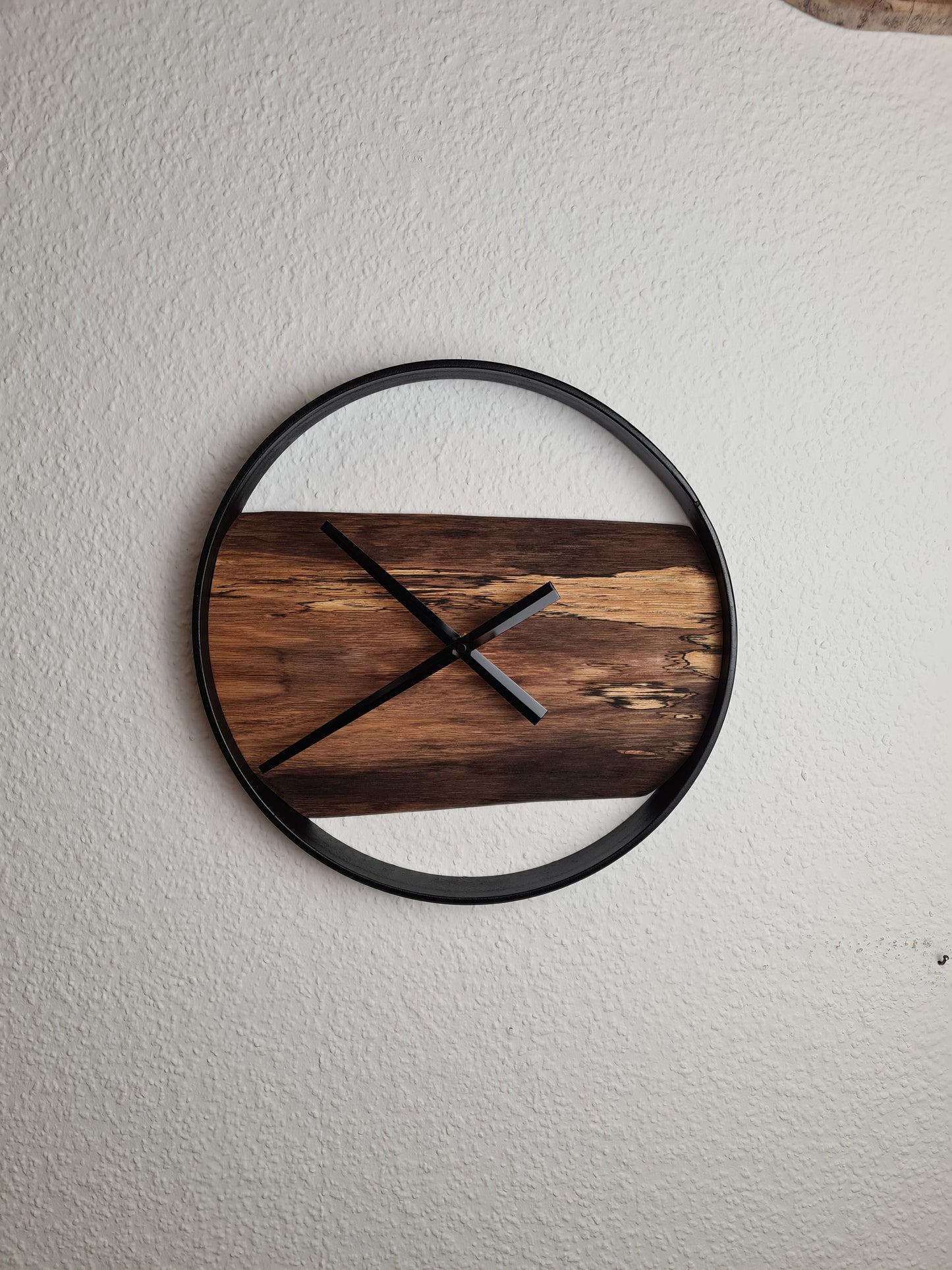 Wanduhr Rund 35cm | verwitterte Eiche | Uhr aus Holz und Metall
