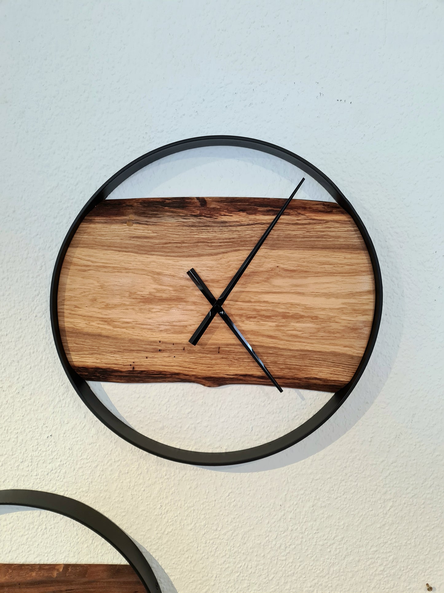 Wanduhr Rund | Eiche | Mittel 50 cm | Uhr aus Holz & Metall