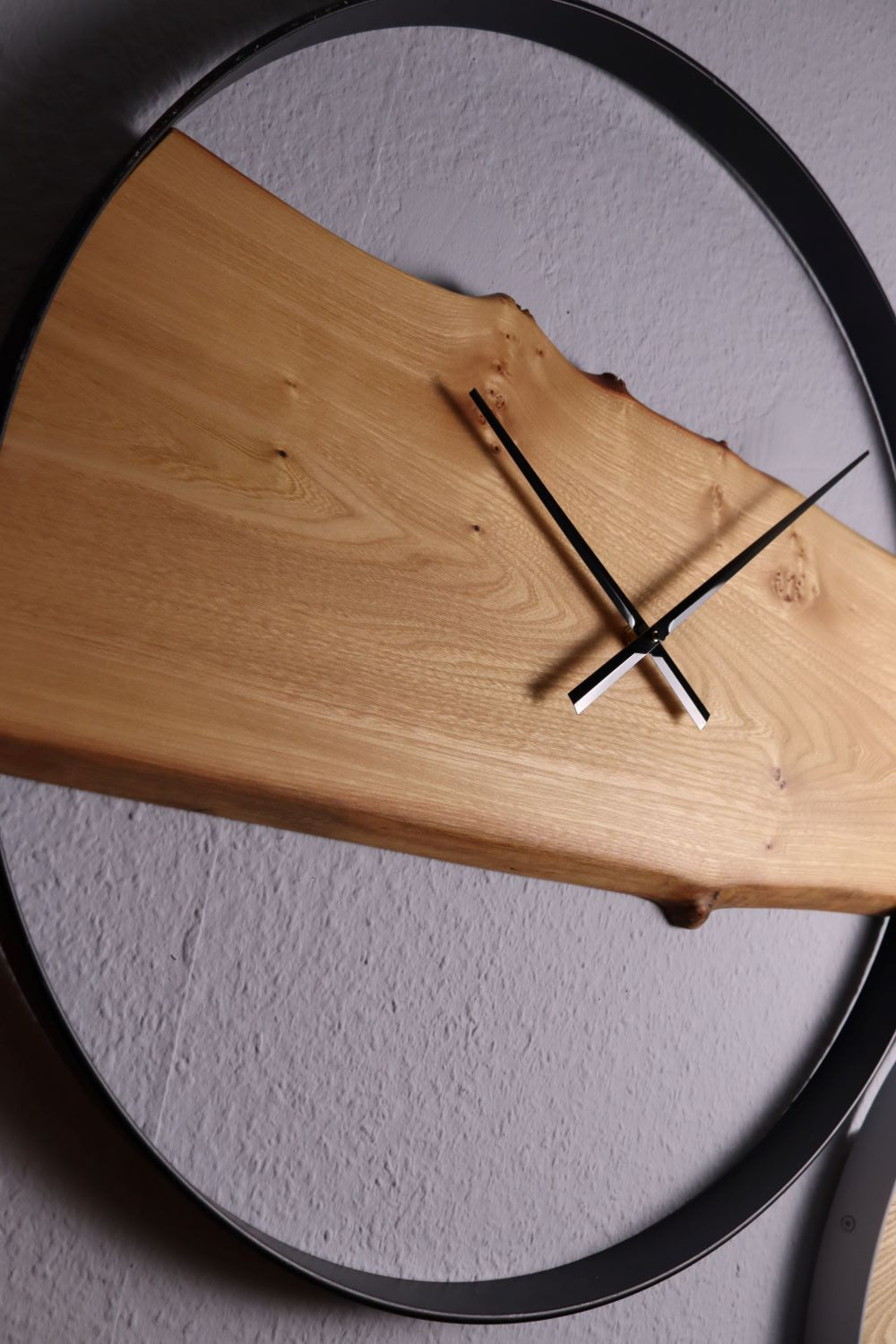 Wanduhr Rund | Ahorn | XXL 70cm | Uhr aus Holz & Metall