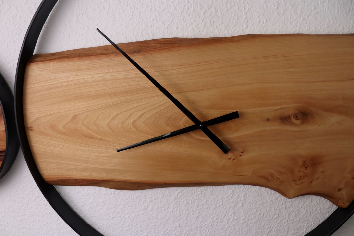 Wanduhr Rund | Ahorn | XXL 70 cm | Uhr aus Holz & Metall