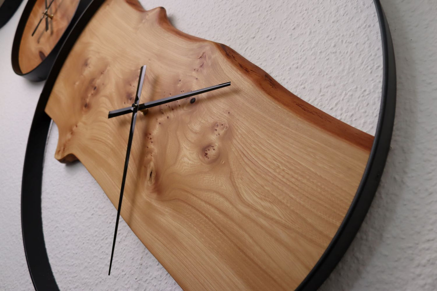 Wanduhr Rund | Ahorn | XXL 70cm | Uhr aus Holz & Metall
