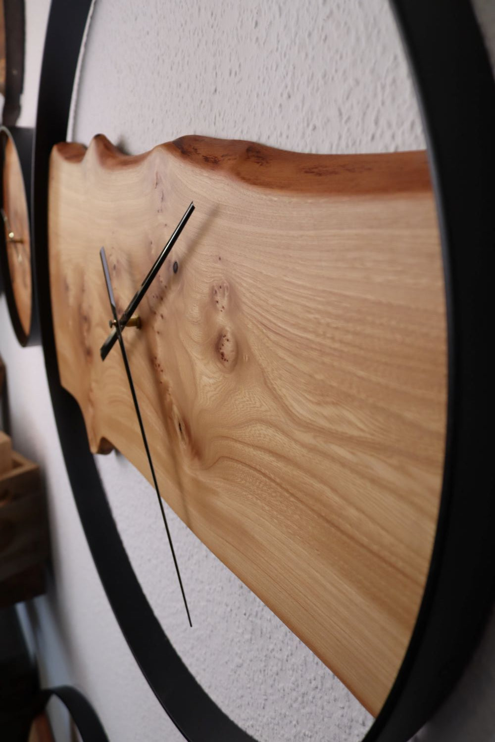 Wanduhr Rund | Ahorn | XXL 70cm | Uhr aus Holz & Metall