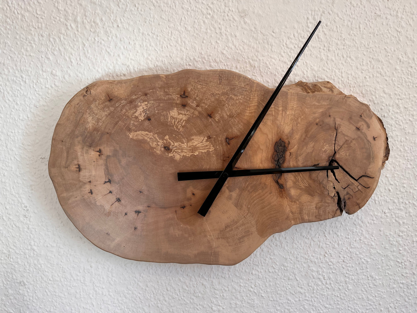 21 Wanduhr | Baumscheibe | Ahorn | weiß