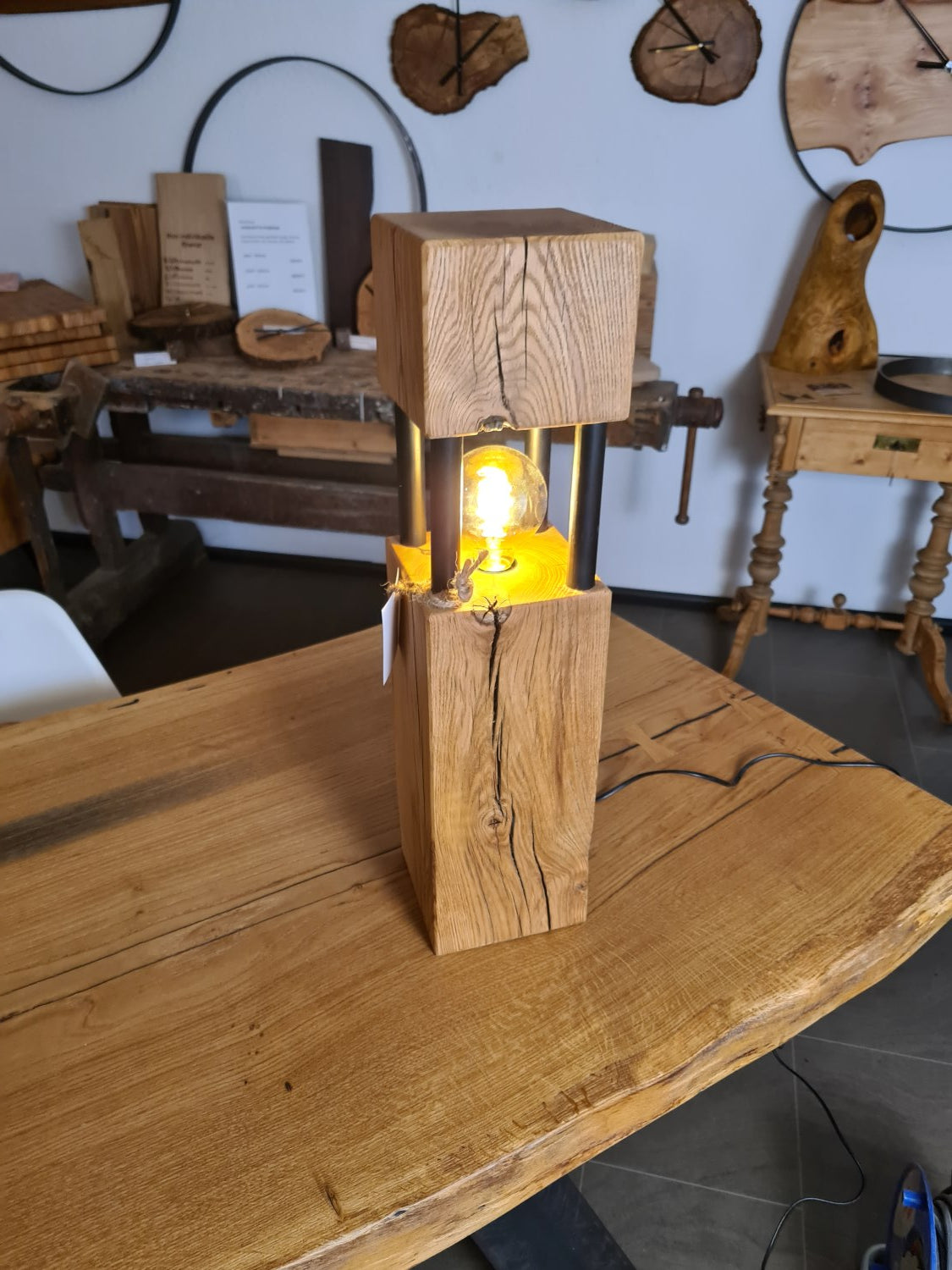 Tischleuchte / Lampe / LED  / 4 Säulen / Eiche geölt inkl. Leuchtmittel