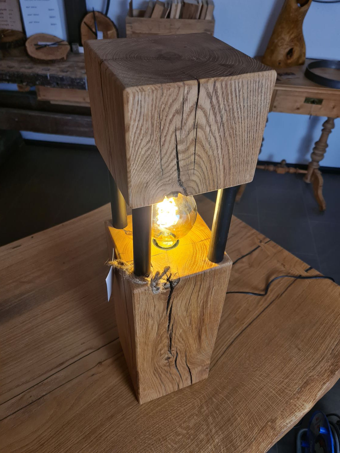 Tischleuchte / Lampe / LED  / 4 Säulen / Eiche geölt inkl. Leuchtmittel