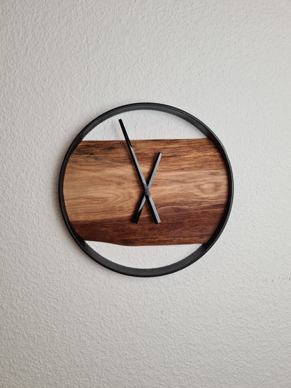 Wanduhr Rund 35cm | Eiche massiv | Uhr aus Holz & Metall