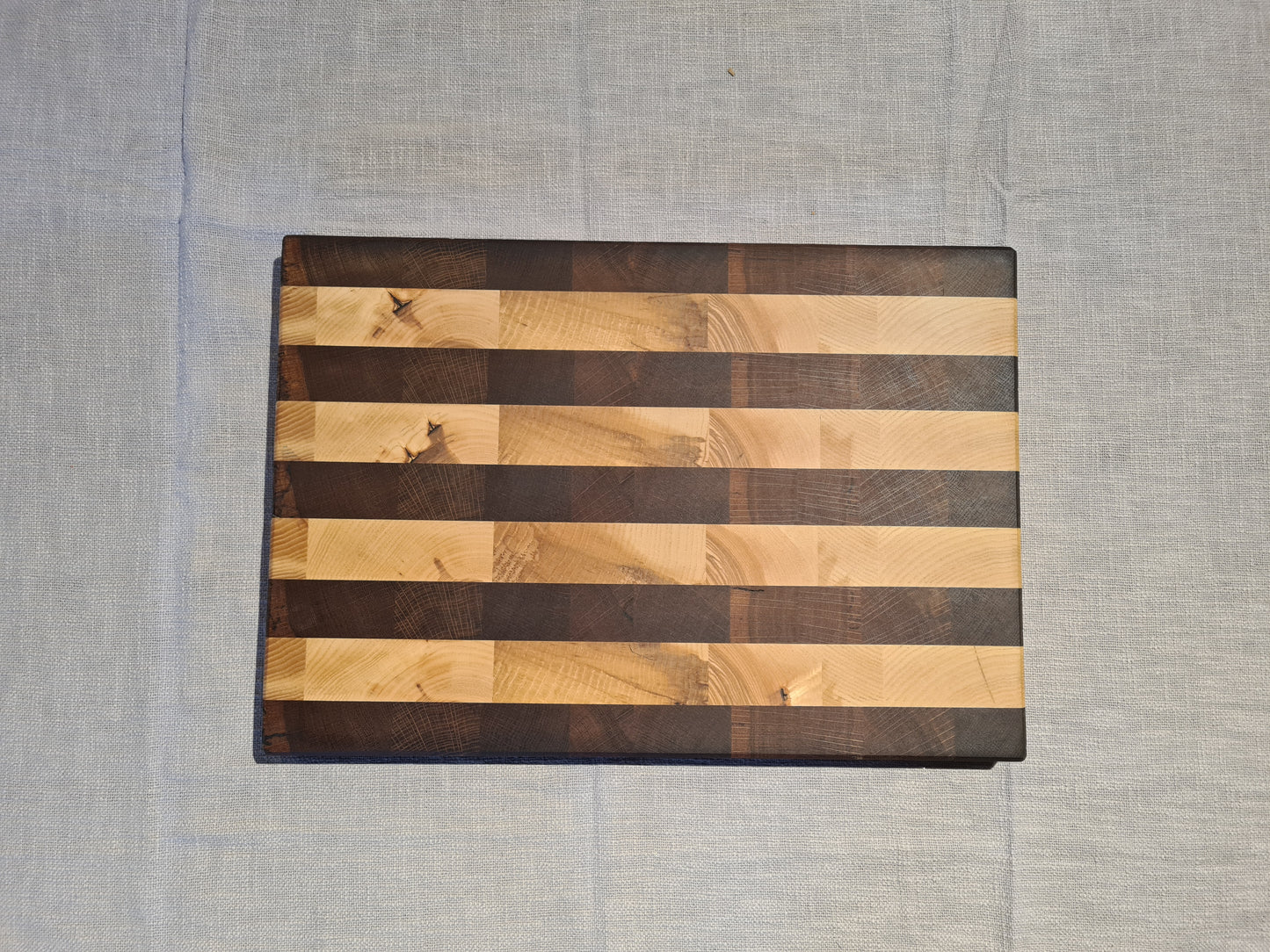 Schneid & Servierbrett - Esche & Nussbaum verleimt Massiv