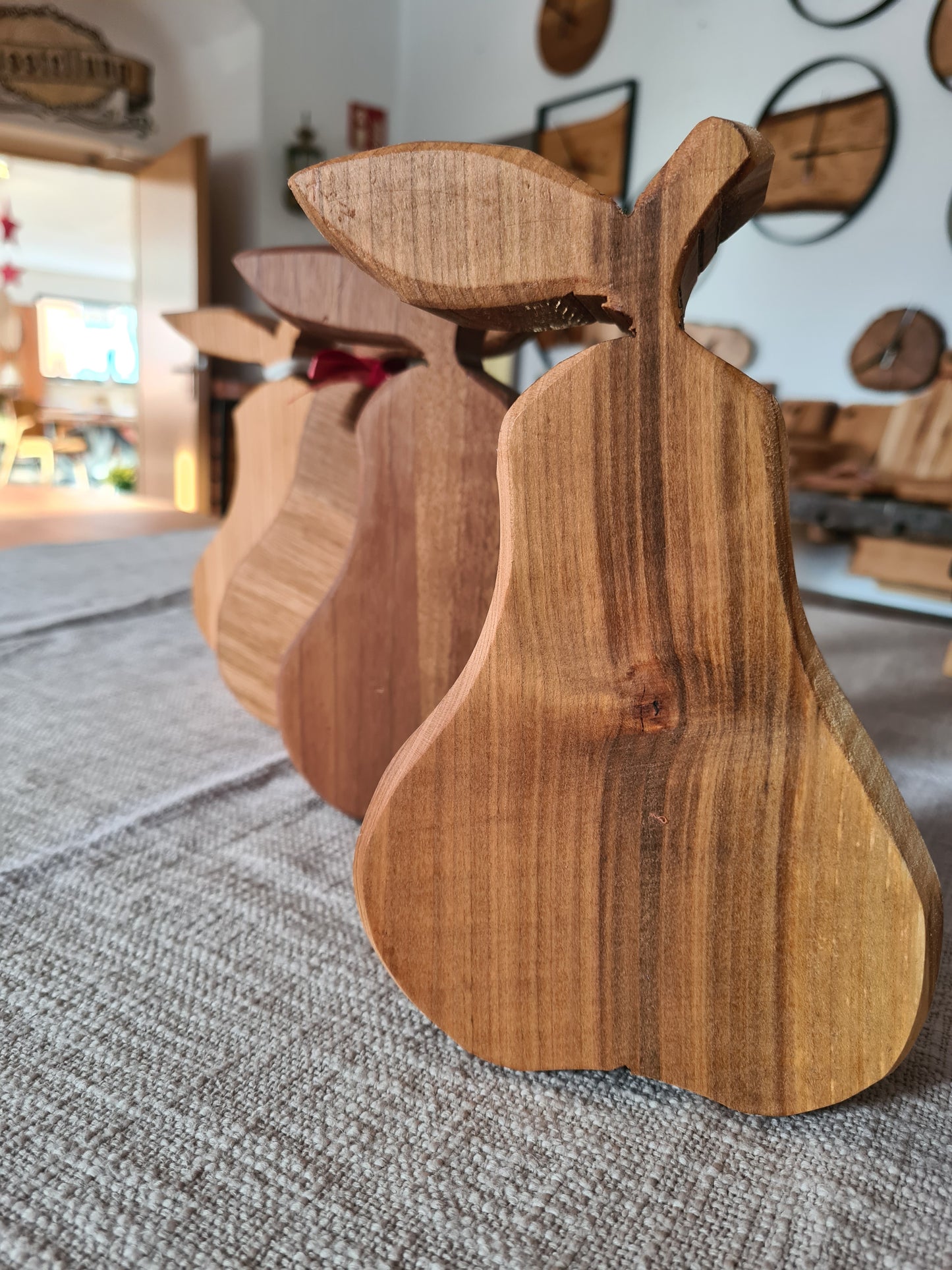 Massiv-Obst / Dekoration / Birne in versch. Holzarten (Esche,Eiche,Nuss)