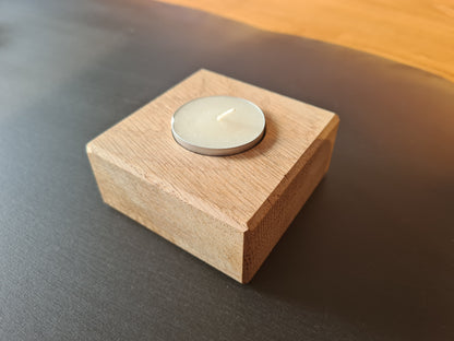 Teelichthalter Eckig in Nussbaum oder Eiche - inkl. Teelicht