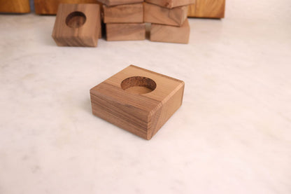 Teelichthalter Eckig in Nussbaum oder Eiche - inkl. Teelicht