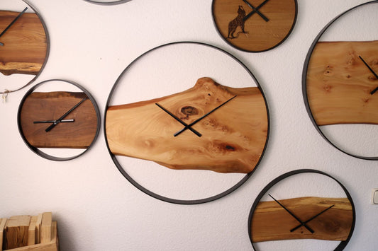 Wanduhr Rund | Ahorn | XXL 70 cm|  Uhr aus Holz & Metall