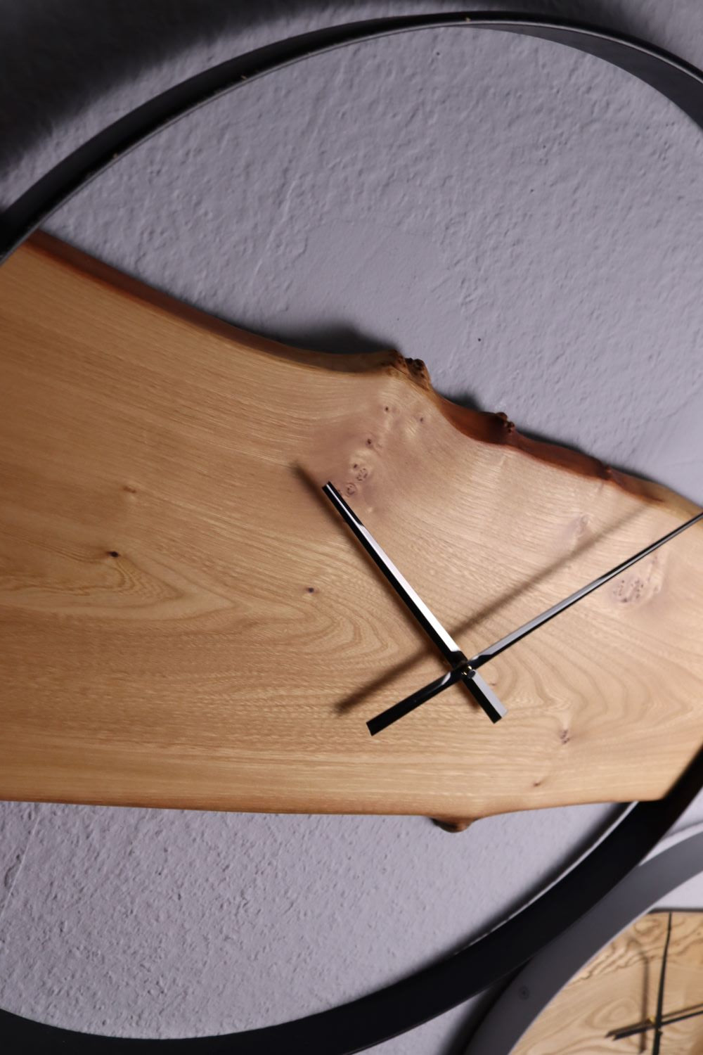 Wanduhr Rund | Ahorn | XXL 70cm | Uhr aus Holz & Metall