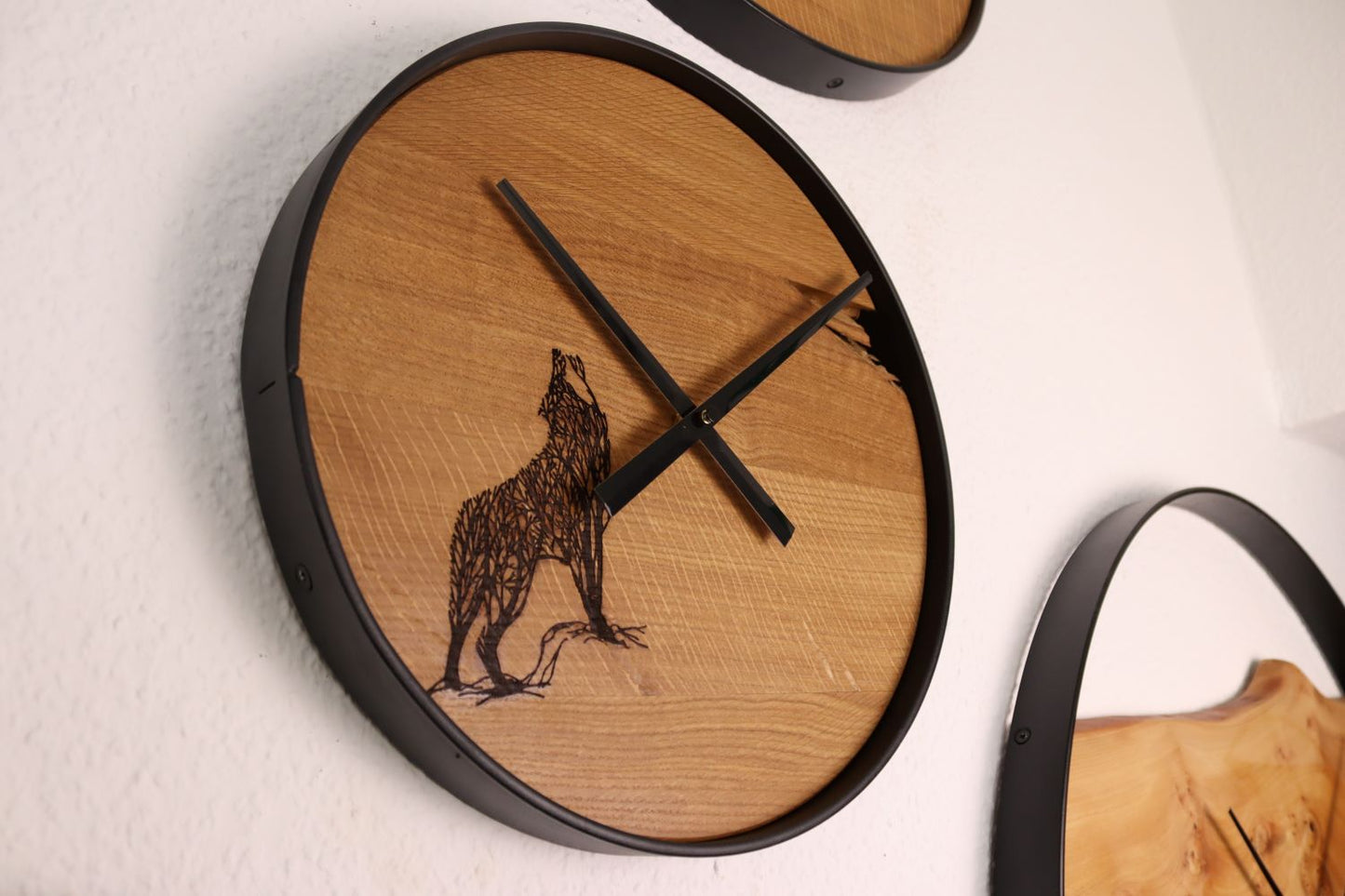 Wanduhr Rund | Klein 35 cm | Eiche mit Gravur | Holz & Metall