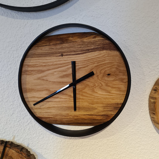 Wanduhr Eiche | Holz & Metall | Rund | Klein 35 cm